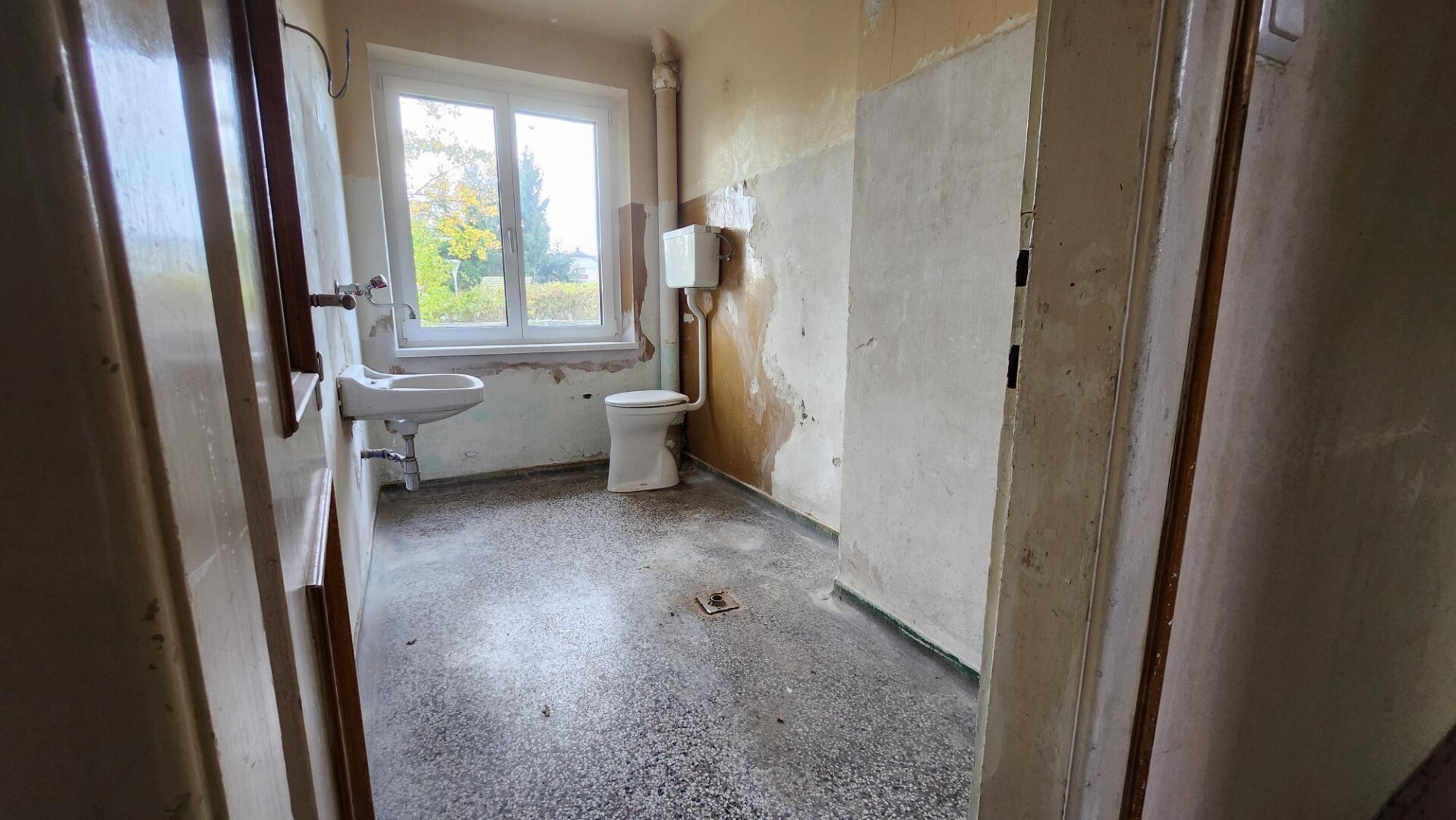 GÜNSTIGE 2 ZIMMER-WOHNUNG!