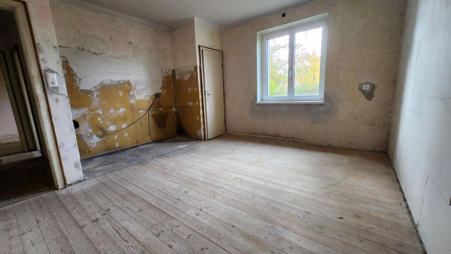 GÜNSTIGE 2 ZIMMER-WOHNUNG!