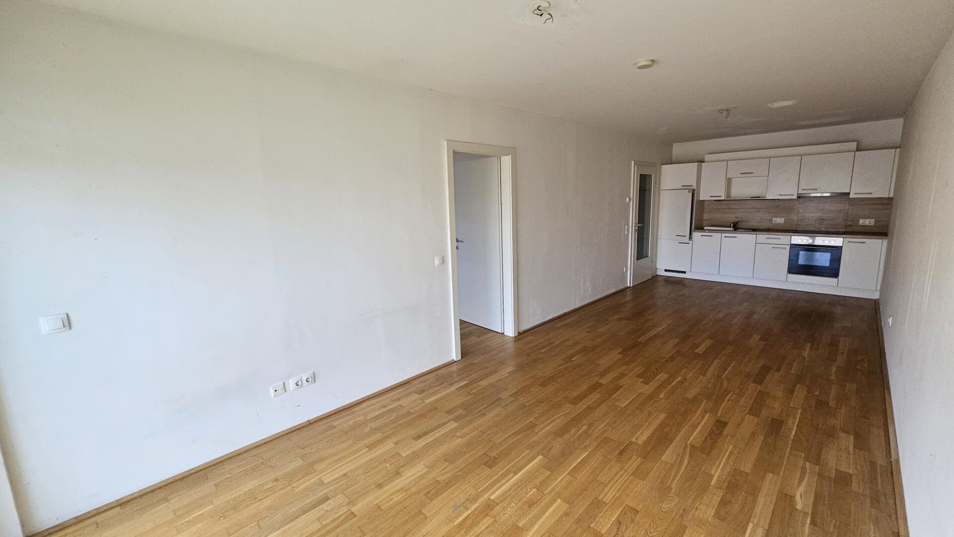 Zwei Zimmer Genossenschaftswohnung mit Balkon