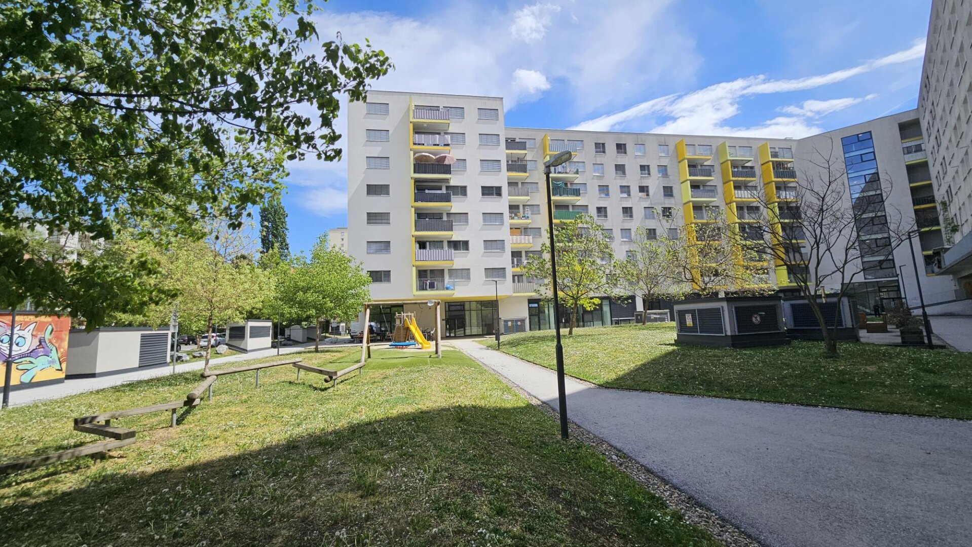 Zwei Zimmer Genossenschaftswohnung mit Balkon