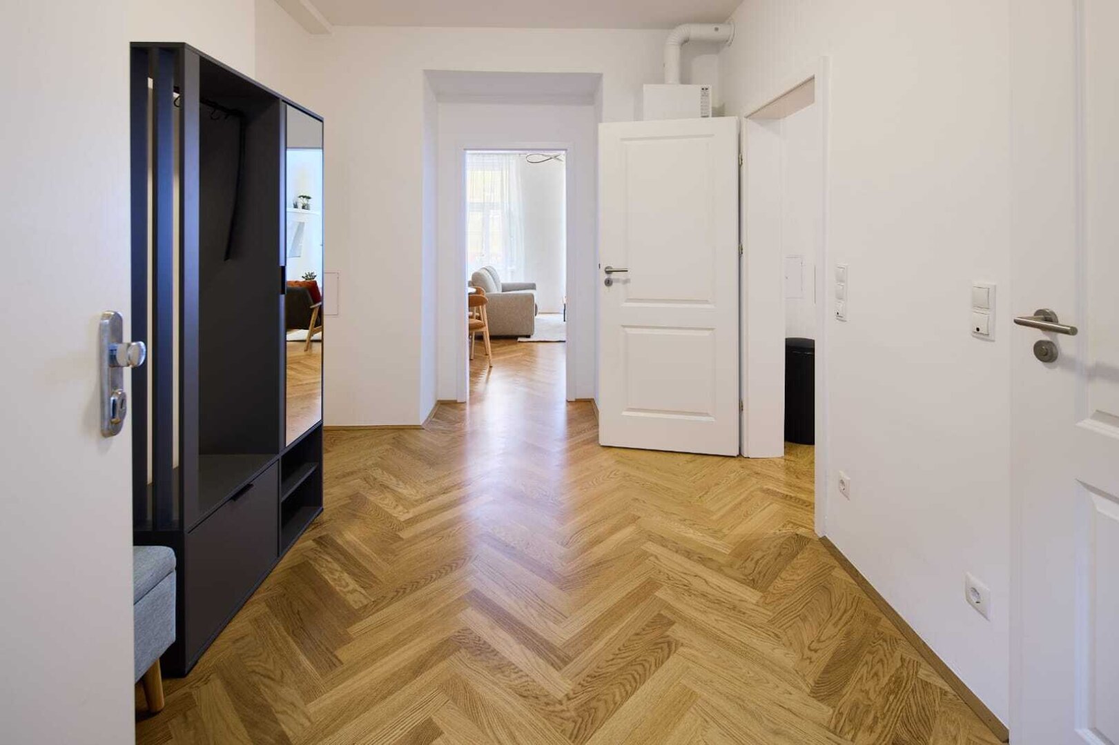 ERSTBEZUG Top sanierter Stilaltbau nahe Wiedner Hauptstraße