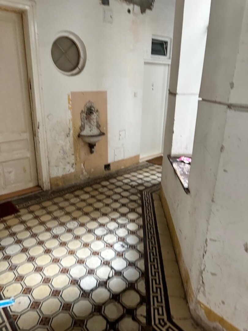 Sanierungsbedürftige 1-Zimmer-Wohnung nahe S-Bahn Station