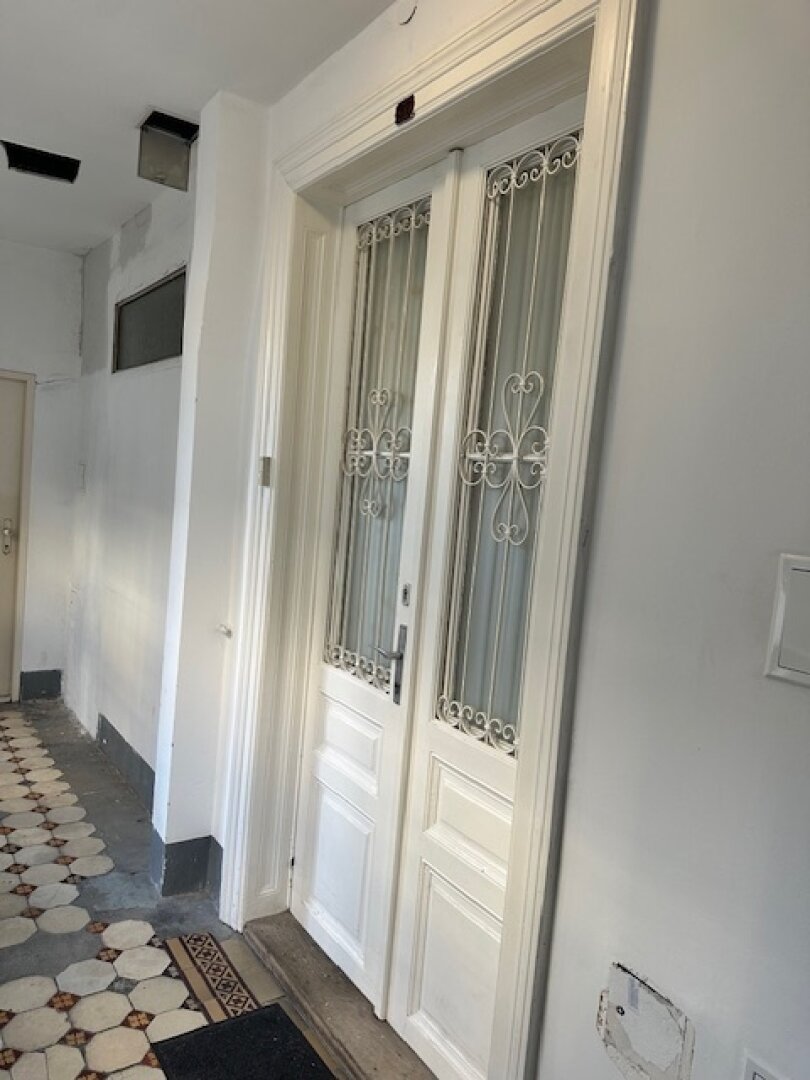 Großzügige Altbauwohnung mit neuwertige Küche und Lift nähe Meidlinger Hauptstraße