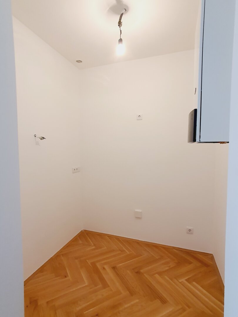 ERSTBEZUG Top sanierter Altbau im 3. Liftstock