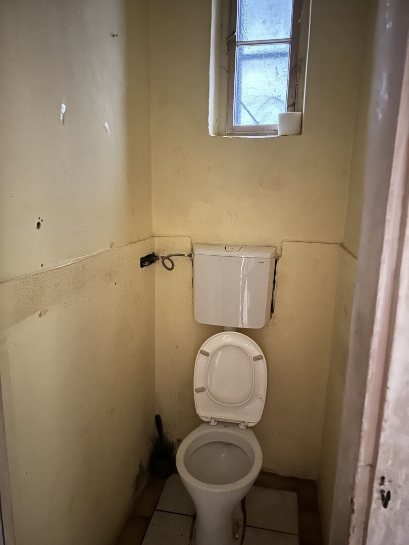WOHNUNG ZUM SANIEREN - 2,5 Zimmer im HOCHPARTERRE