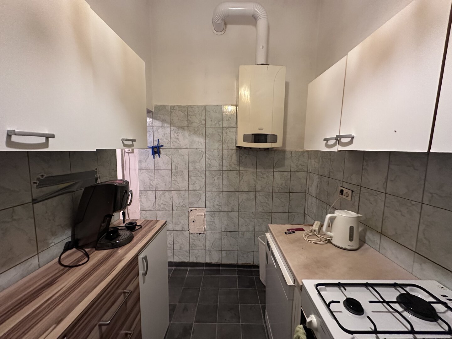 Unsanierte ERDGESCHOSSWOHNUNG - nähe Einsiedlerplatz