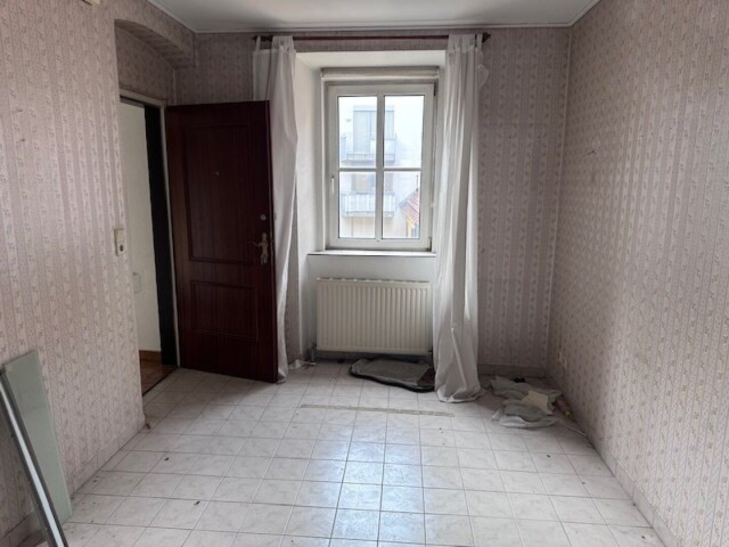 Bewilligtes Altbauprojekt mit Dachausbau direkt am Rochusmarkt