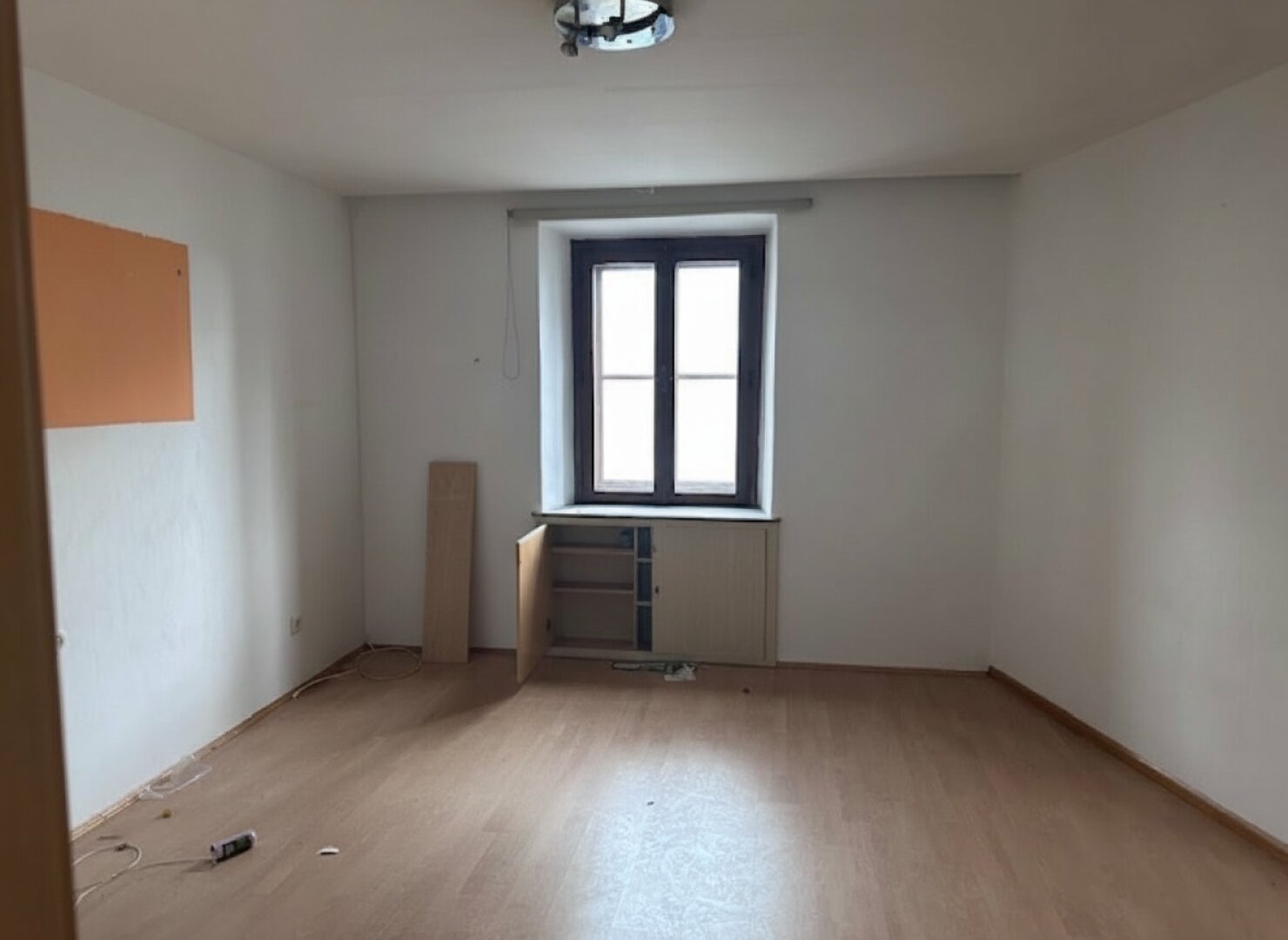 Bewilligtes Altbauprojekt mit Dachausbau direkt am Rochusmarkt