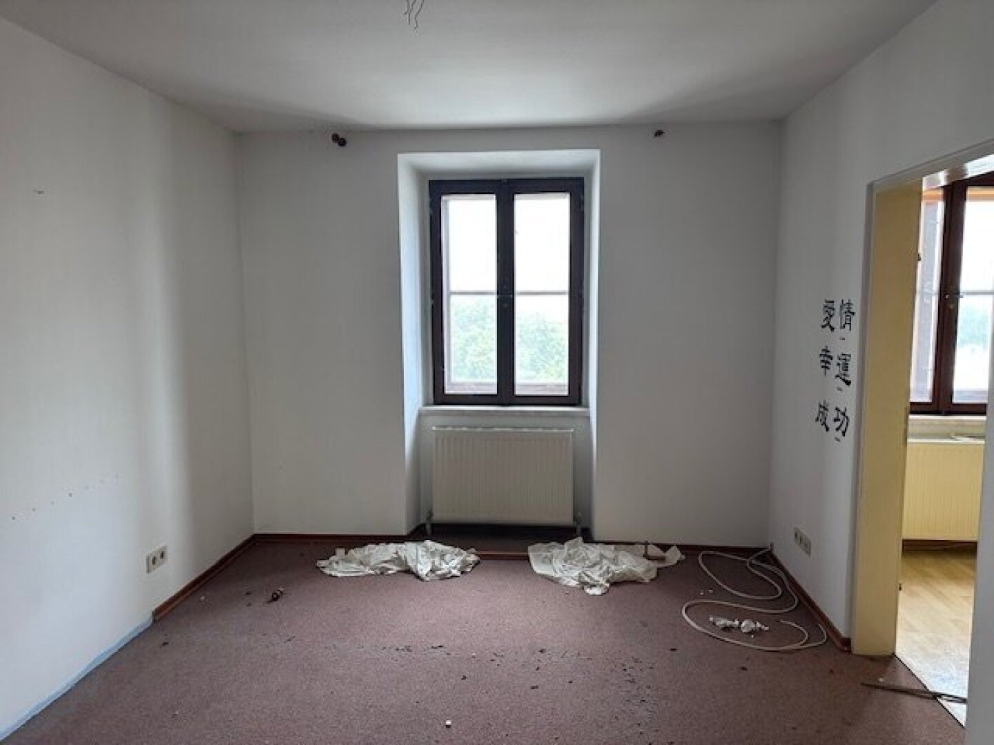 Bewilligtes Altbauprojekt mit Dachausbau direkt am Rochusmarkt