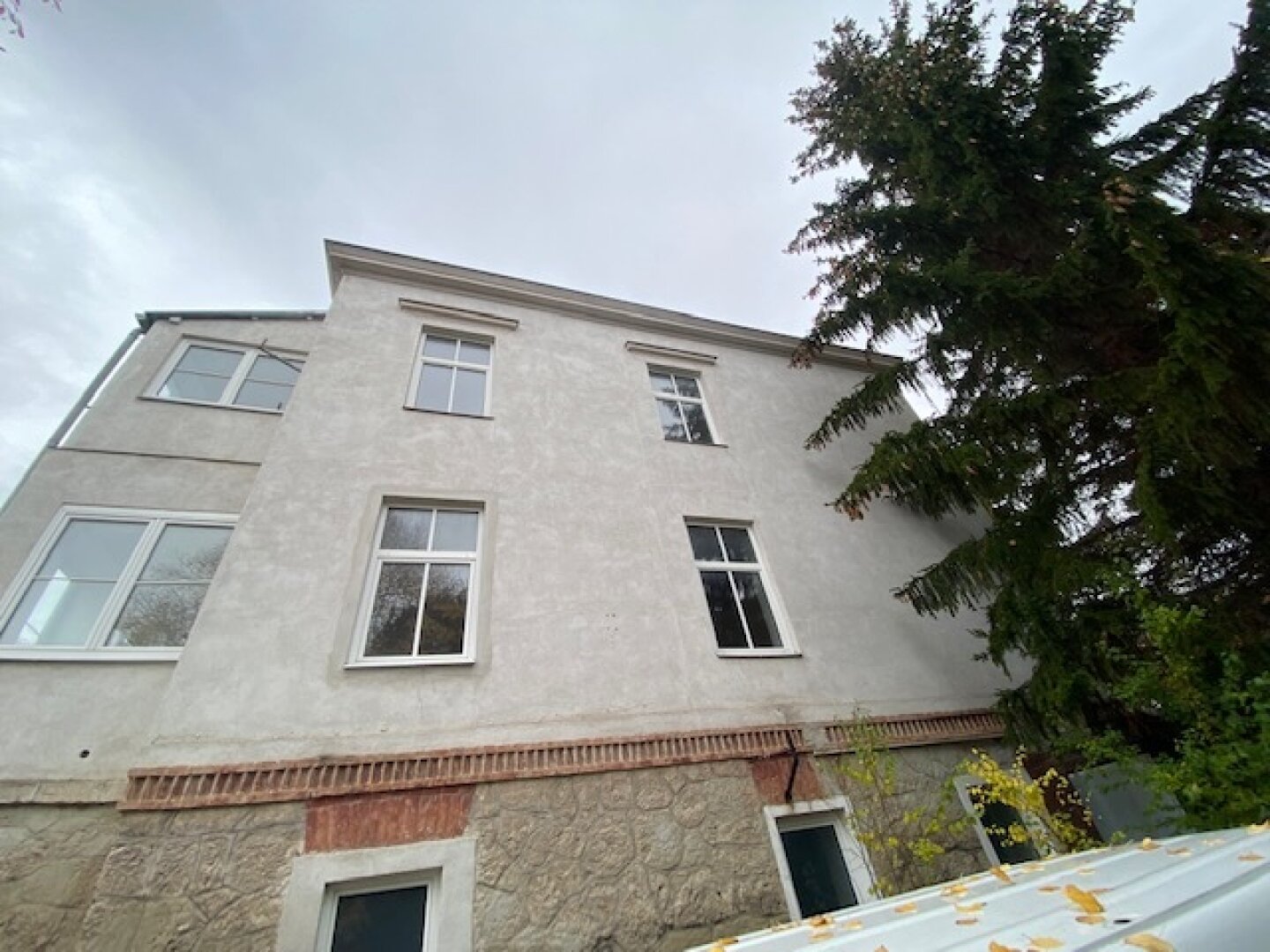 Attraktives Zinshaus in grüner Ruheoase mit tollen Garten