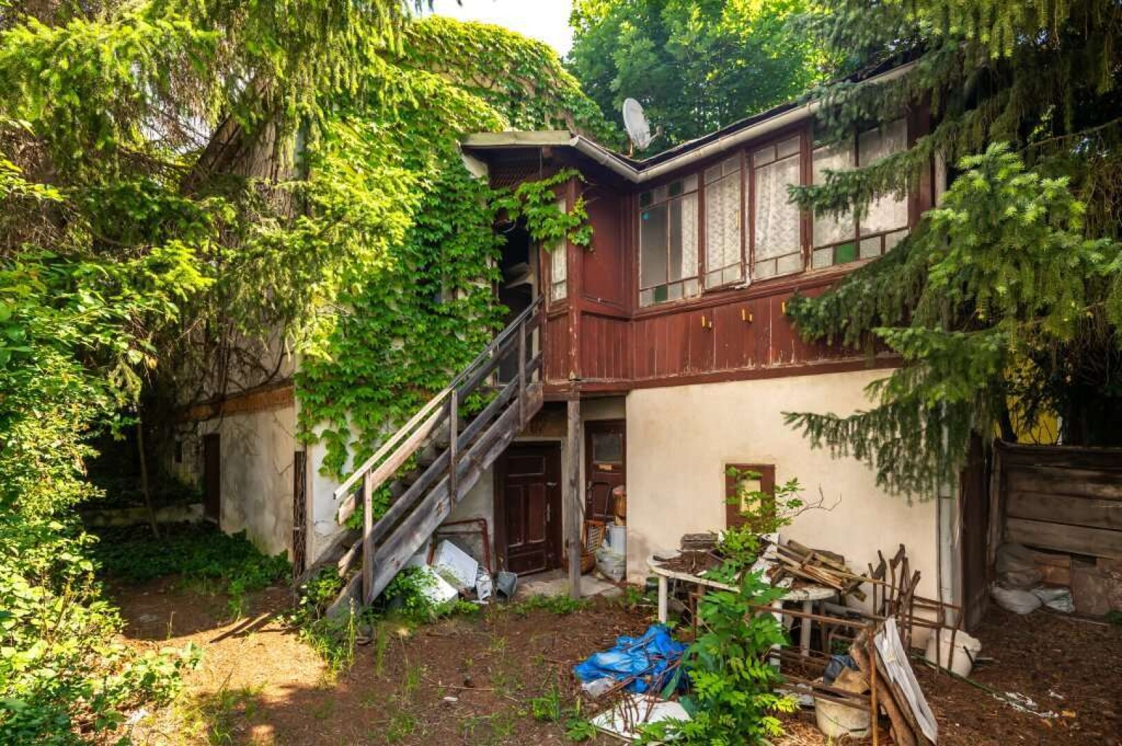 Attraktives Zinshaus in grüner Ruheoase mit tollen Garten