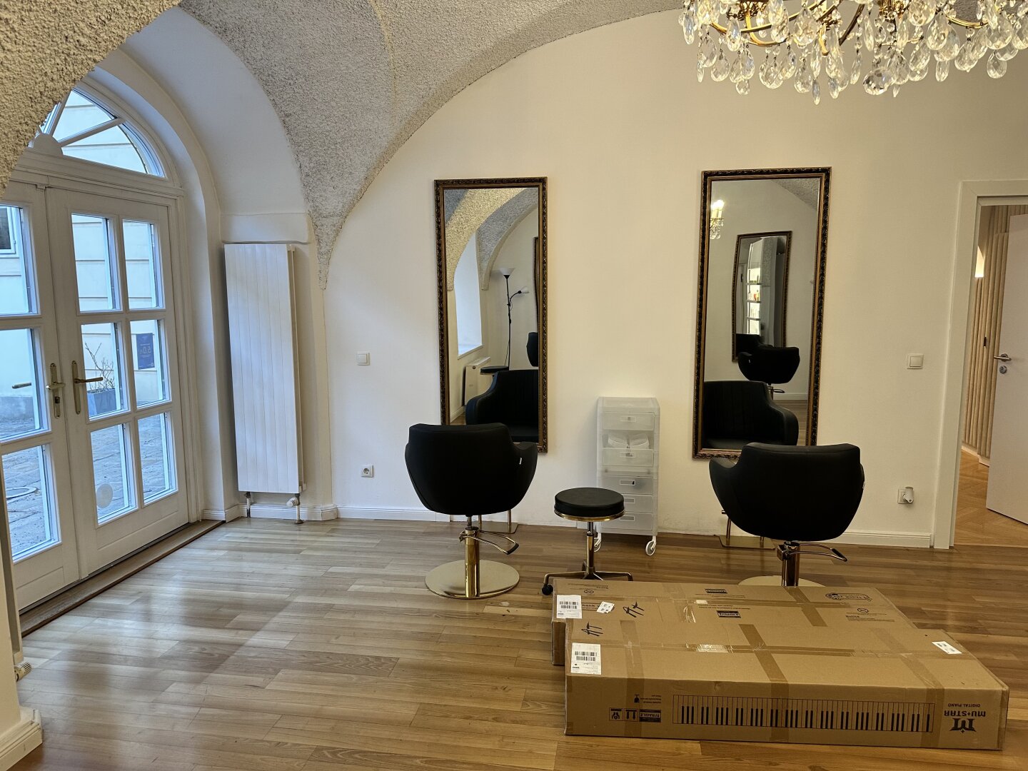 Topsaniertes Geschäftslokal - Schönheitssalon im Herzen Wiens – vielfältige Nutzungsmöglichkeiten auch für Kanzleien, Ärzte, etc.