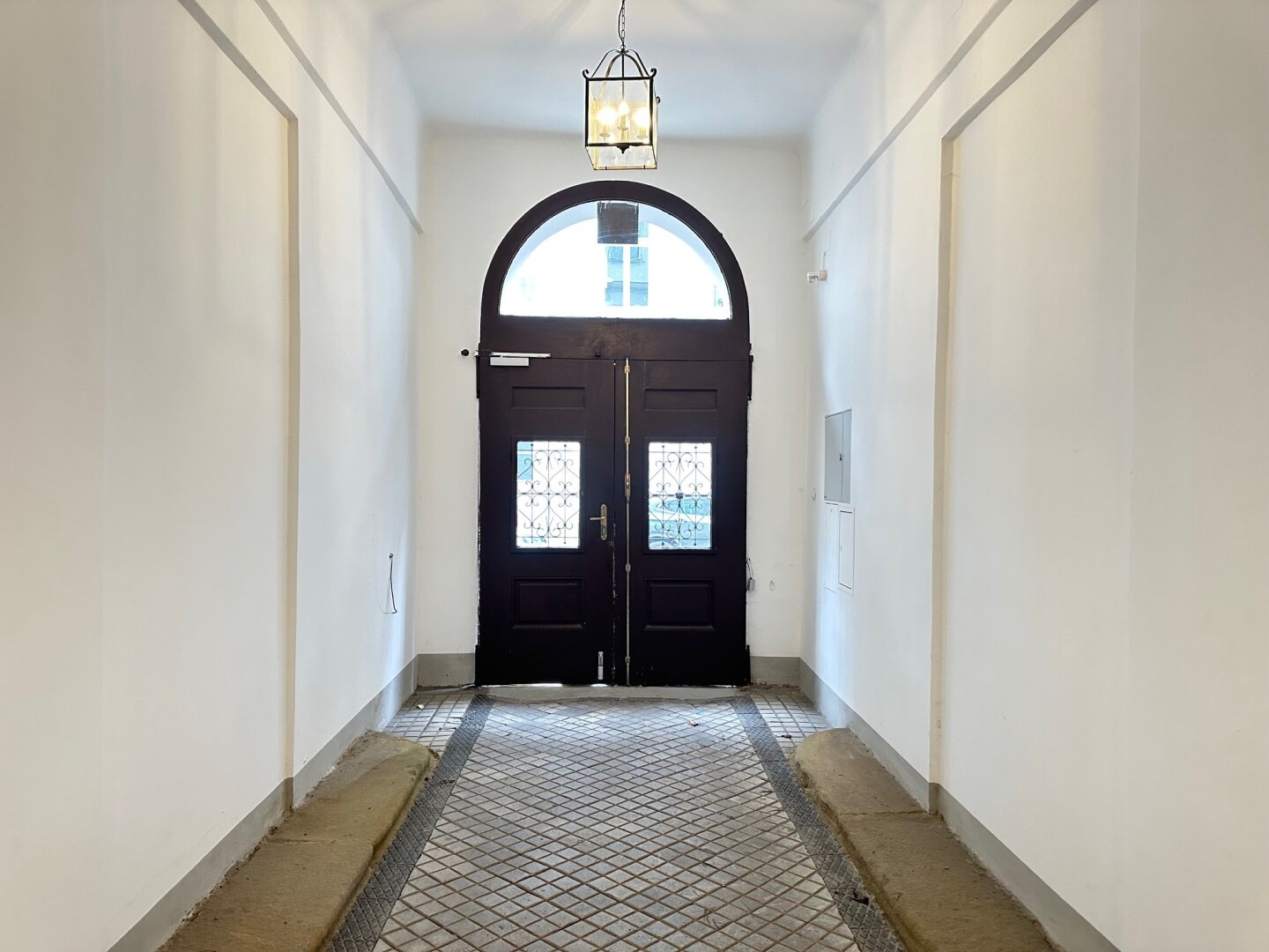 Wohnung oder Lokal - alles noch möglich! 48 m² plus 14,10 m² Freifläche im Innenhof!
