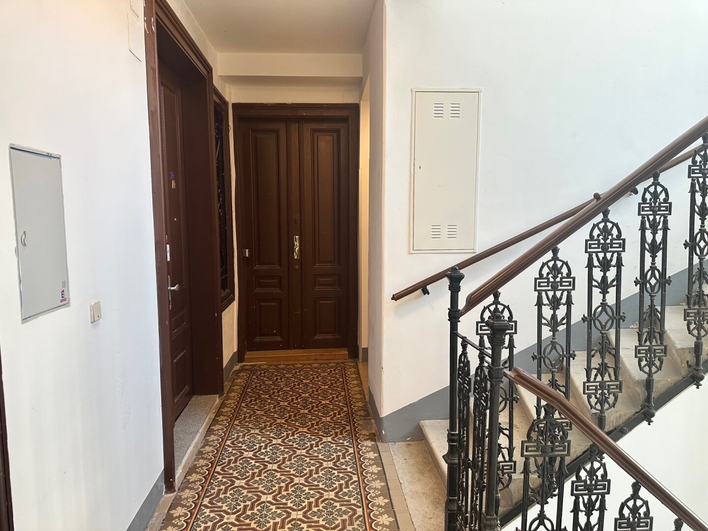 Sanierte 2 Zimmer Wohnung mit stabiler Miete - Investoren oder Eigennutzer möglich