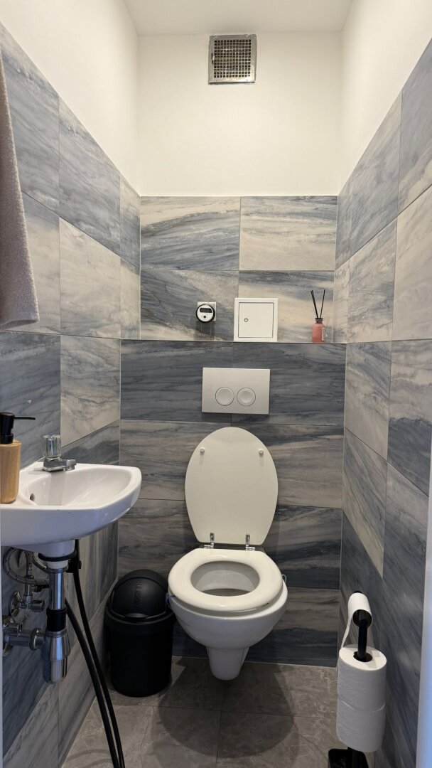 2,5 Zimmer Neubauwohnung mit toller Loggia am Friesenplatz - befristet vermietet - FREIMACHBAR