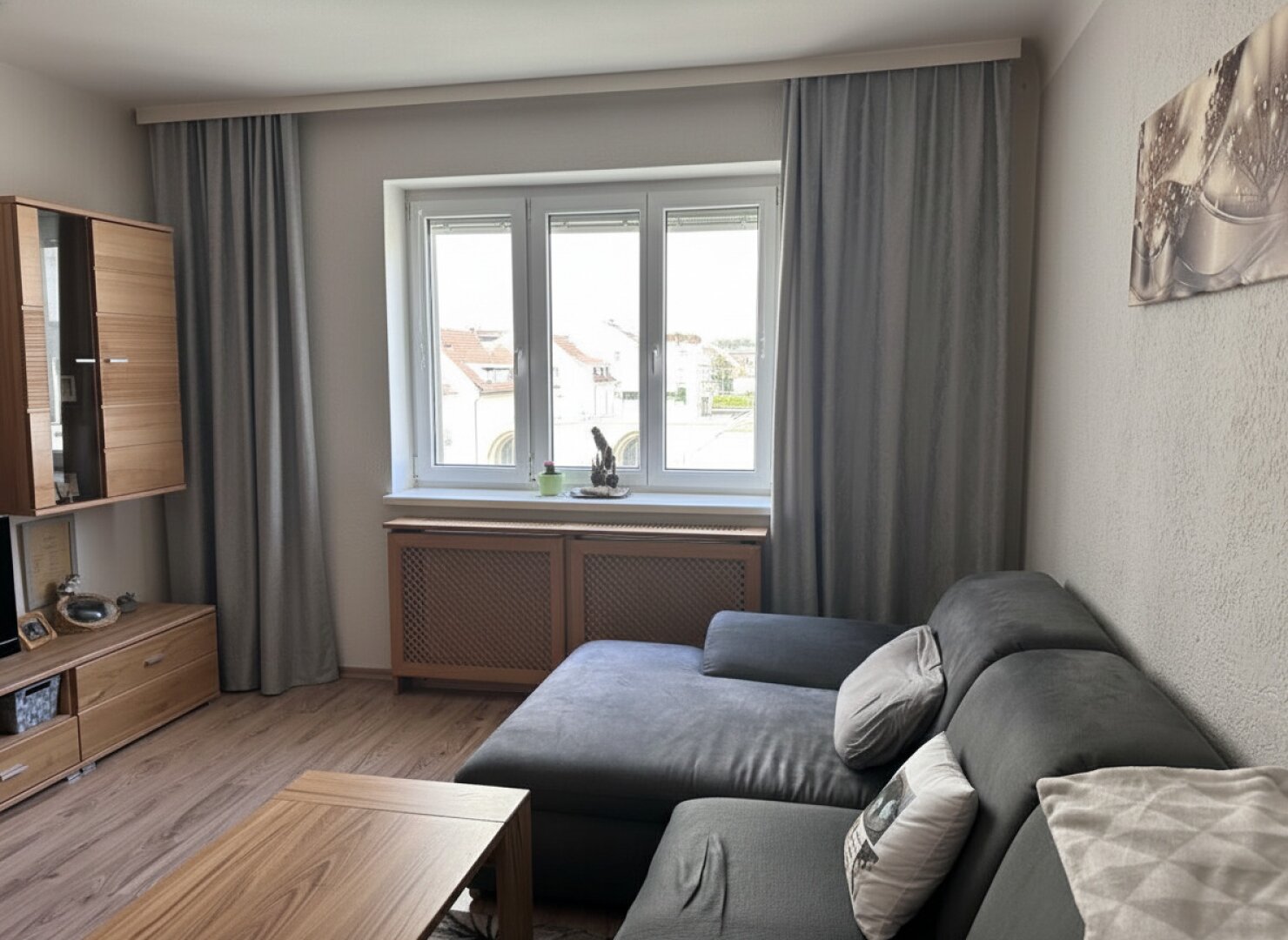 3 ZIMMER STADTWOHNUNG - FREIER MIETZINS - WG MÖGLICH - STELLPLATZ ANMIETBAR
