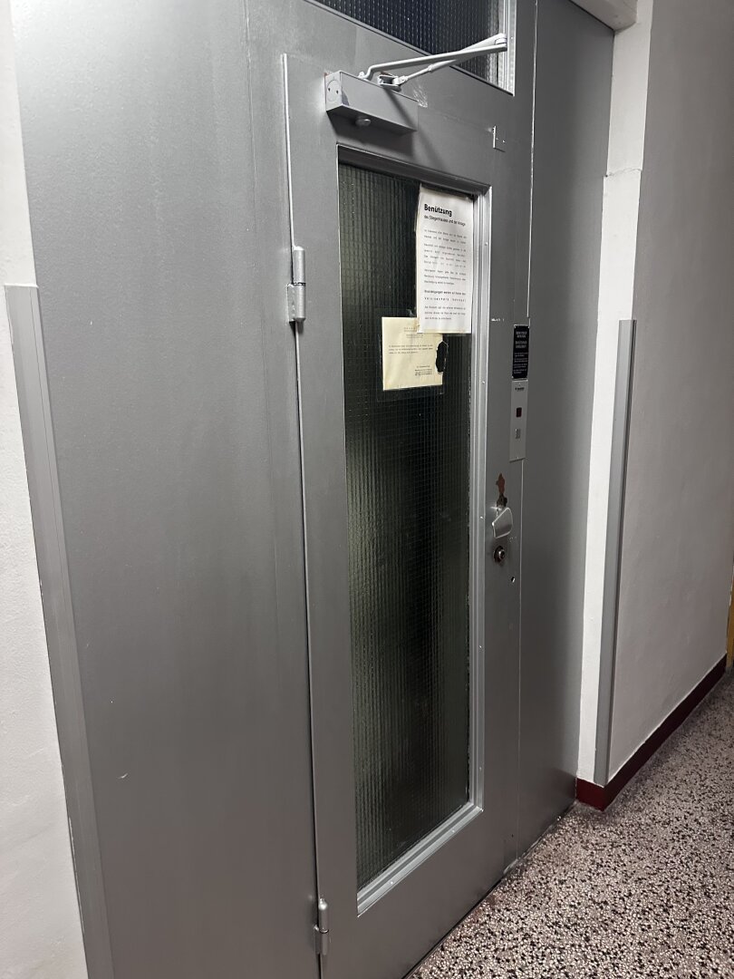 3 ZIMMER STADTWOHNUNG - FREIER MIETZINS - WG MÖGLICH - STELLPLATZ ANMIETBAR