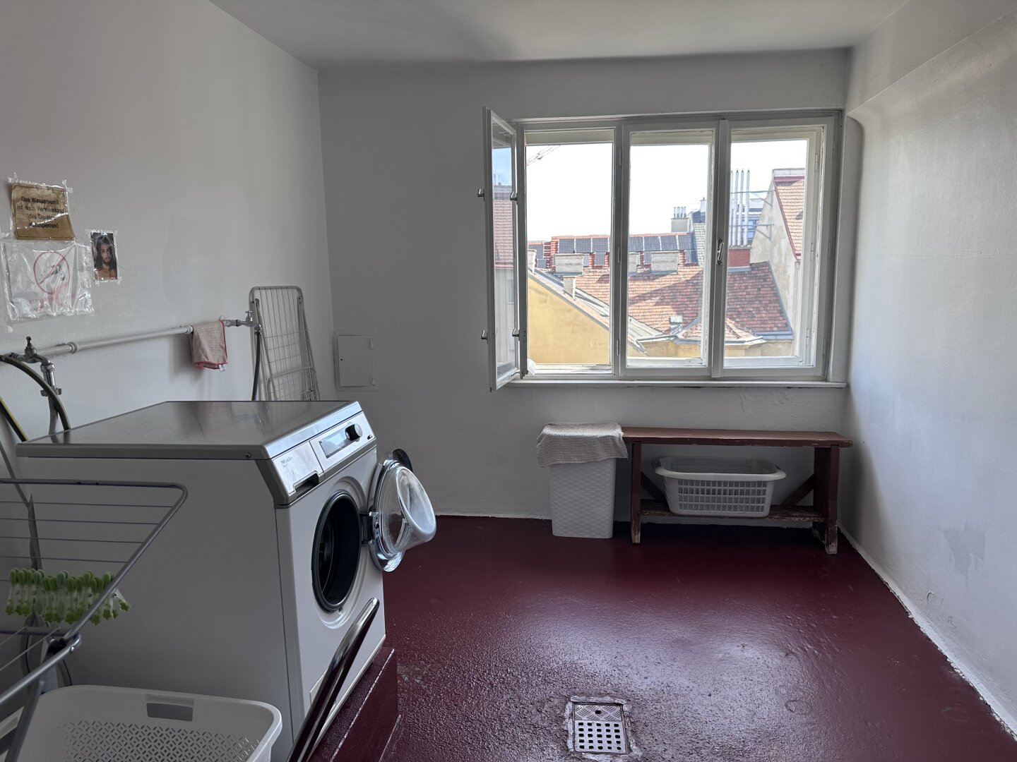 3 ZIMMER STADTWOHNUNG - FREIER MIETZINS - WG MÖGLICH - STELLPLATZ ANMIETBAR