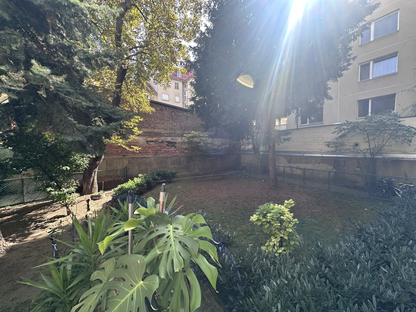 3 ZIMMER STADTWOHNUNG - FREIER MIETZINS - WG MÖGLICH - STELLPLATZ ANMIETBAR
