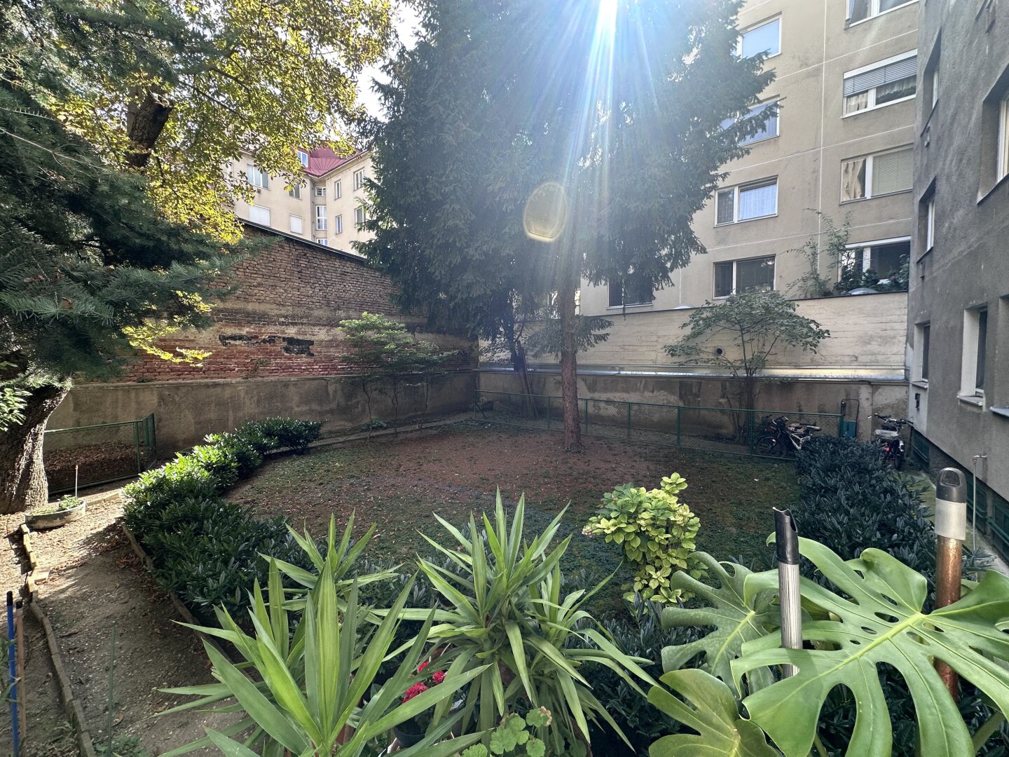 3 ZIMMER STADTWOHNUNG - FREIER MIETZINS - WG MÖGLICH - STELLPLATZ ANMIETBAR