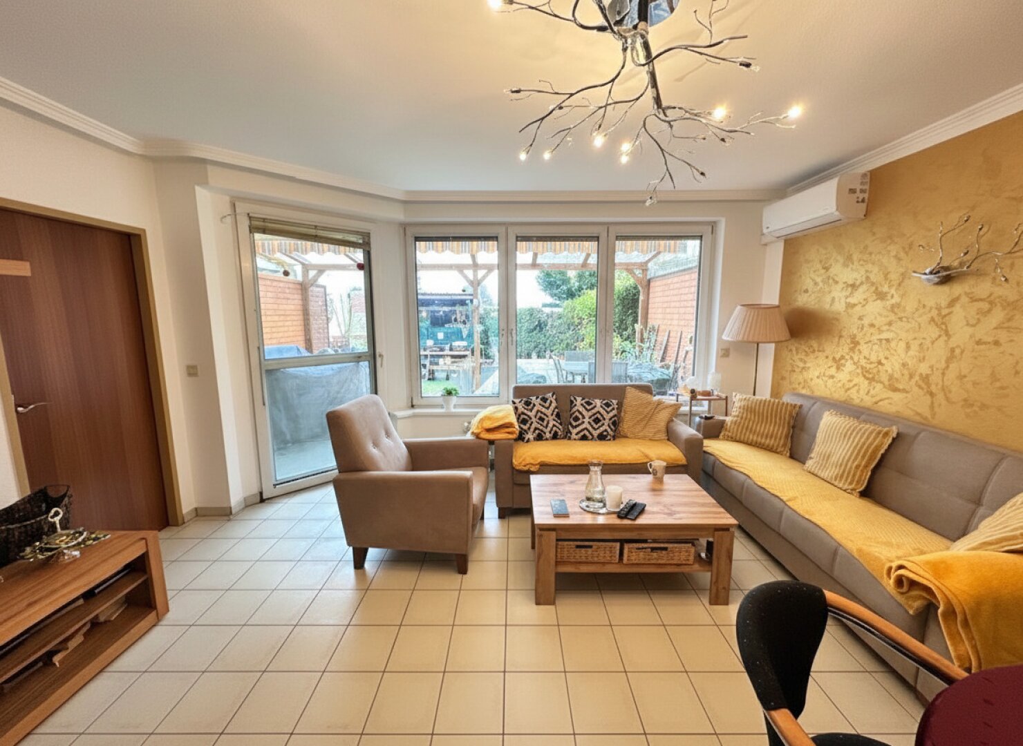 Modernes 4 Zimmer Reihenhaus mit Garten an der Stadtgrenze Wiens - Leopoldsdorf bei Wien