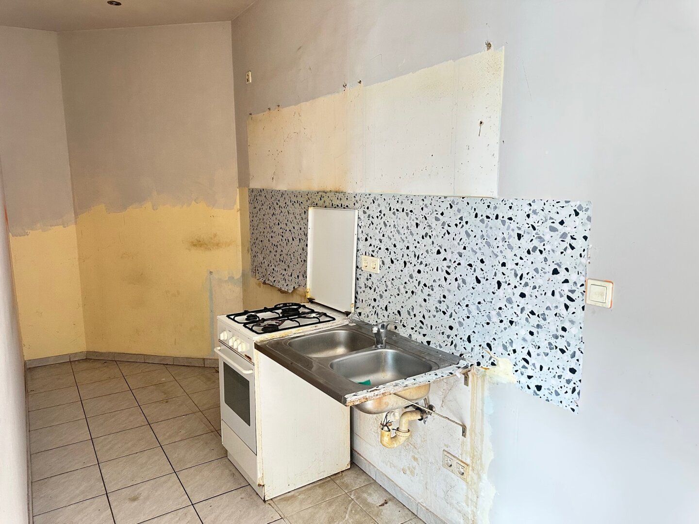 Helle Wohnung für kreative Handwerker - LUGNER CITY Nähe