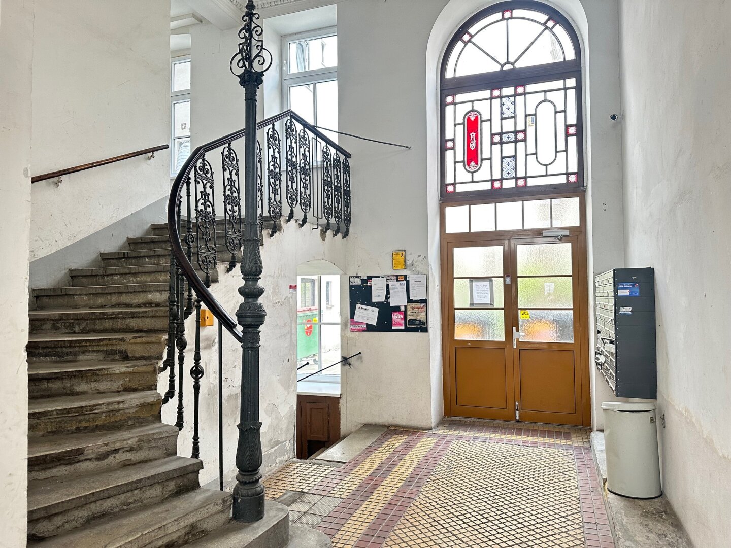 Helle Wohnung für kreative Handwerker - LUGNER CITY Nähe