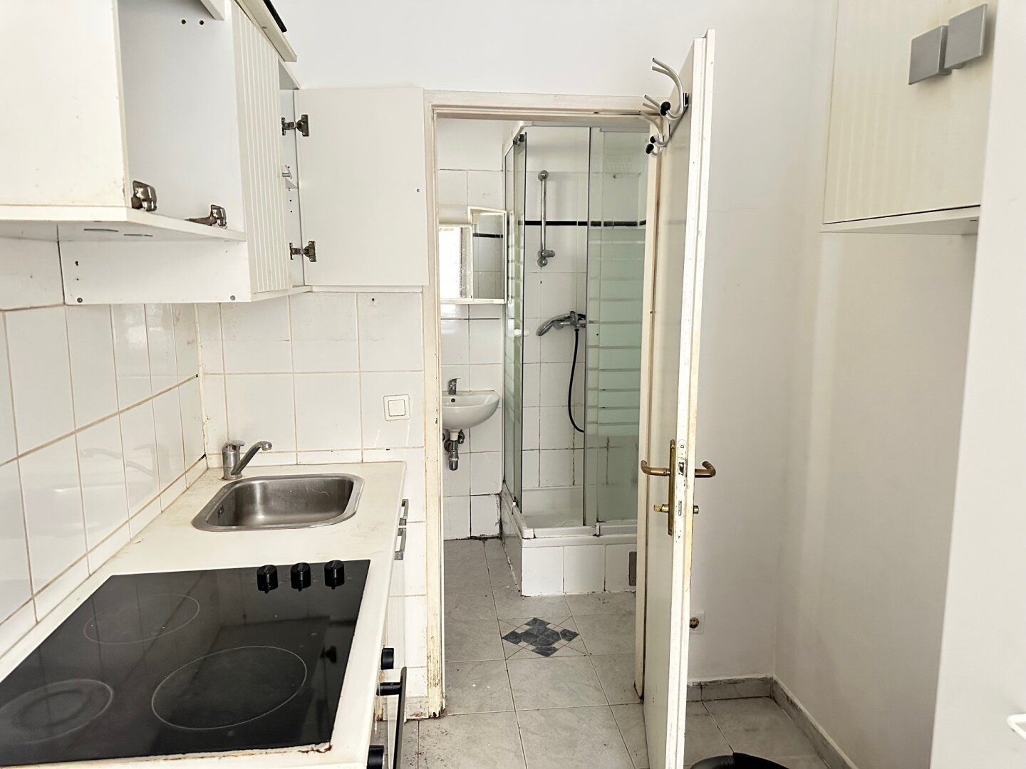 Renovierungsbedürftige helle Wohnung bei WU/MESSE/PRATER