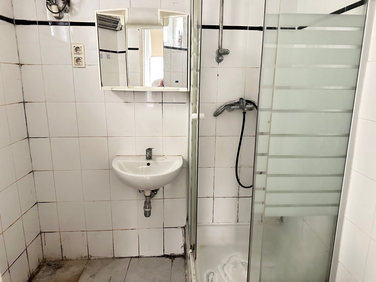 Renovierungsbedürftige helle Wohnung bei WU/MESSE/PRATER