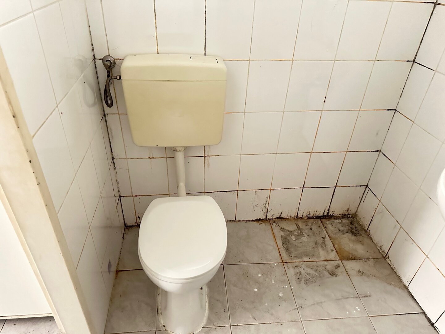 Renovierungsbedürftige helle Wohnung bei WU/MESSE/PRATER