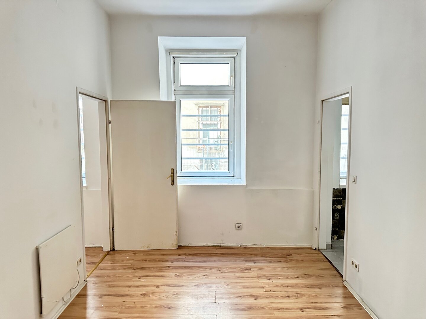 Renovierungsbedürftige helle Wohnung bei WU/MESSE/PRATER