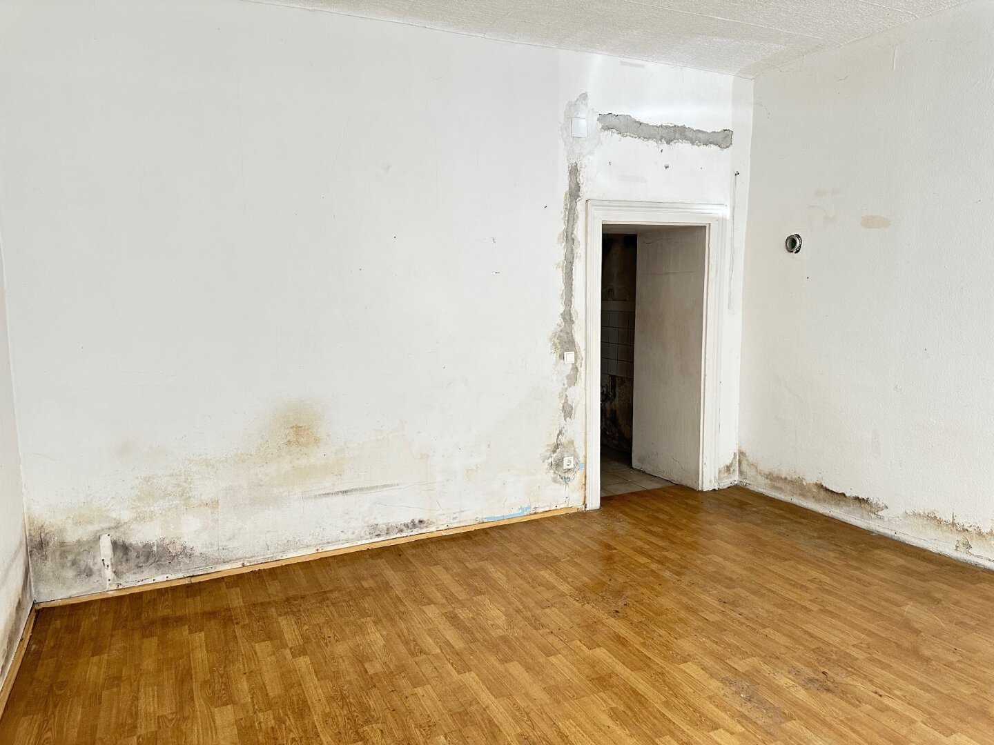 Renovierungsbedürftiges GESCHÄFTSLOKAL bei MESSE/PRATER