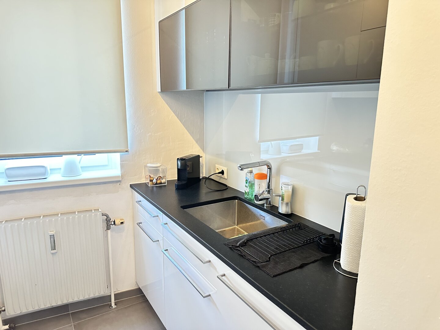 MODERNE HELLE MAISONETTE-WOHNUNG mit TIEFGARAGENSTELLPLATZ