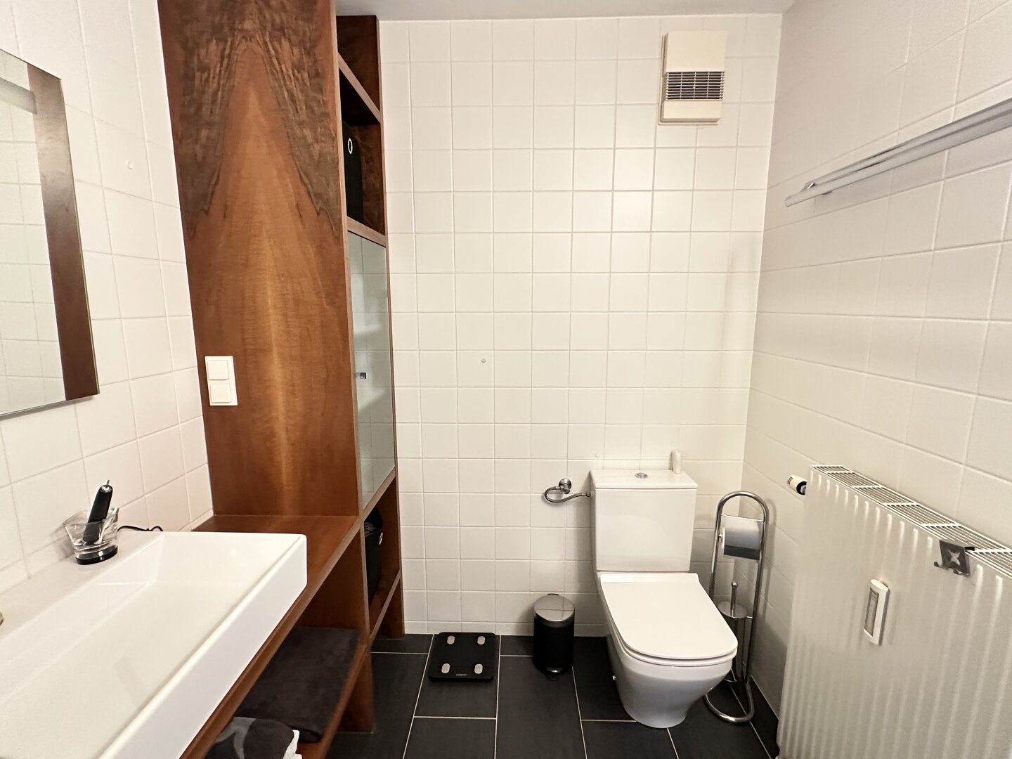 MODERNE HELLE MAISONETTE-WOHNUNG mit TIEFGARAGENSTELLPLATZ