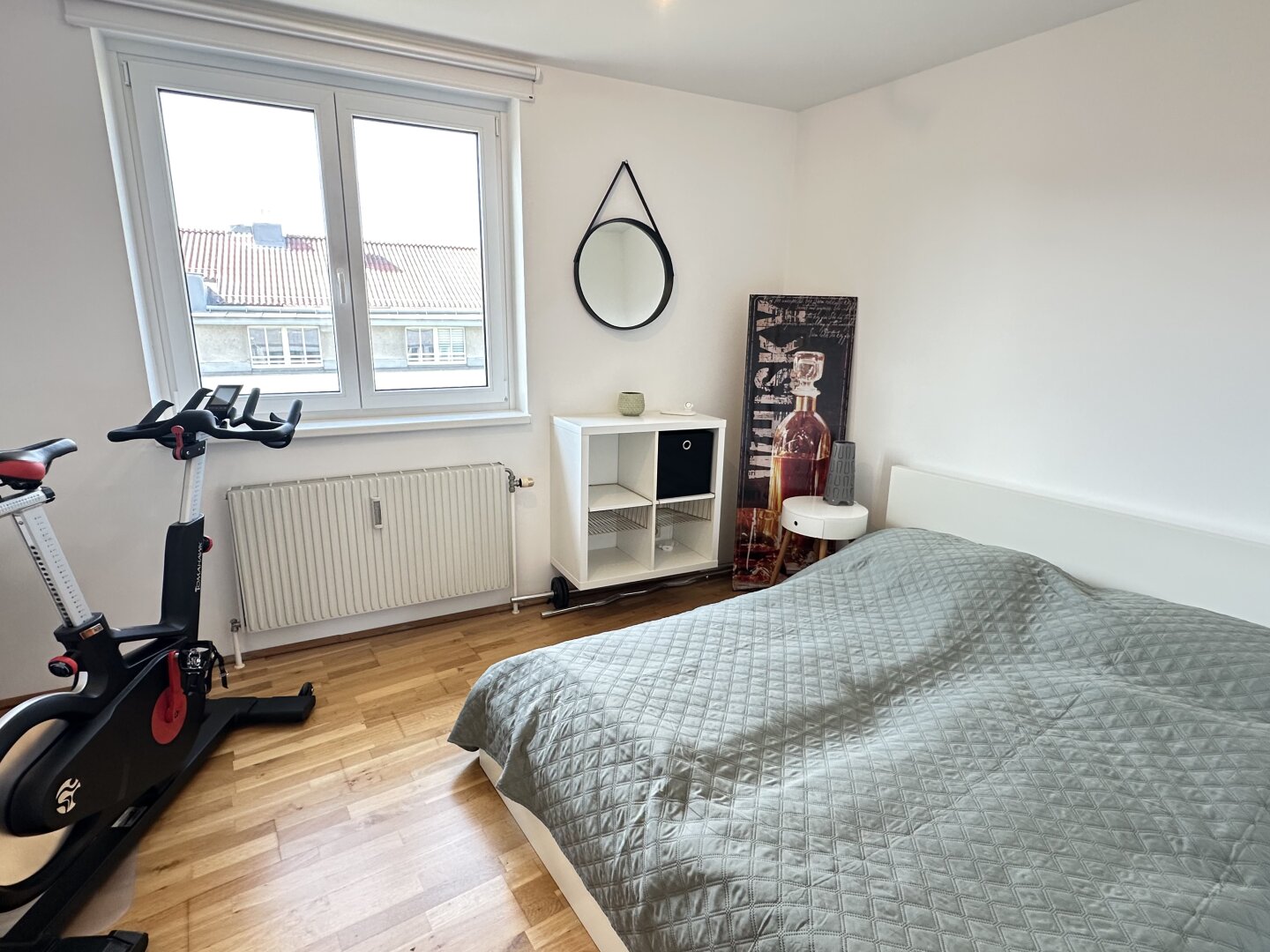 MODERNE HELLE MAISONETTE-WOHNUNG mit TIEFGARAGENSTELLPLATZ