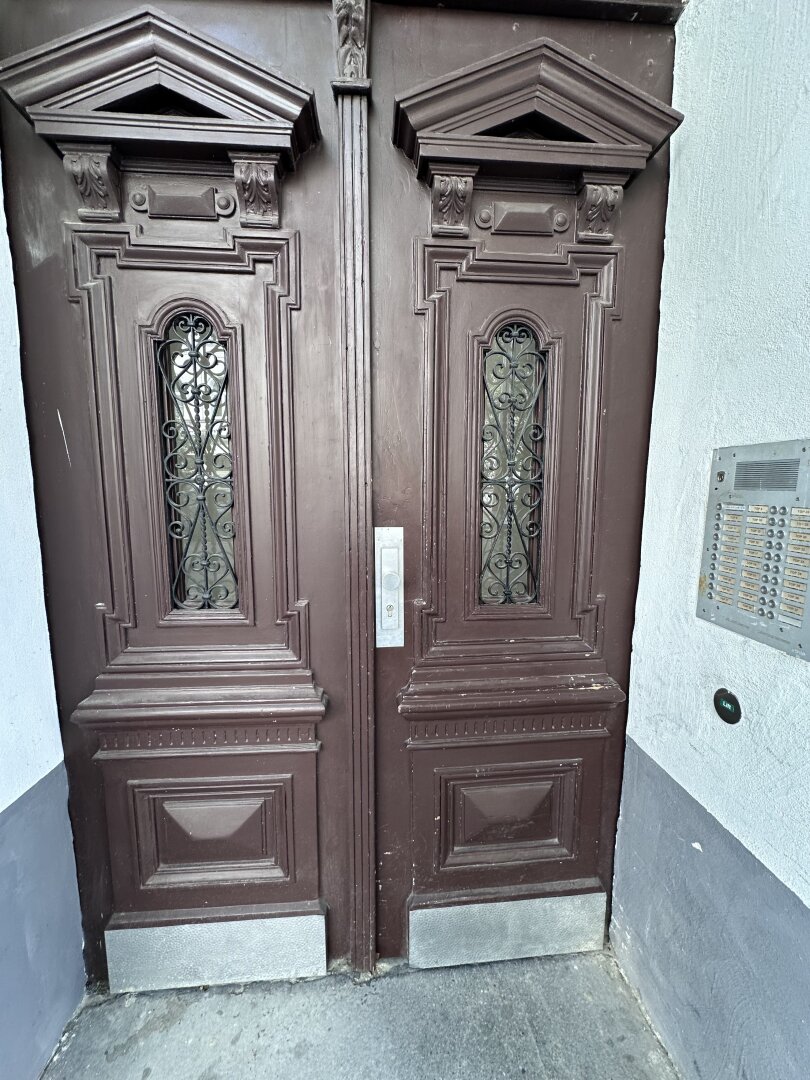 1-Zimmer in einem modernisierten ALTBAUHAUS