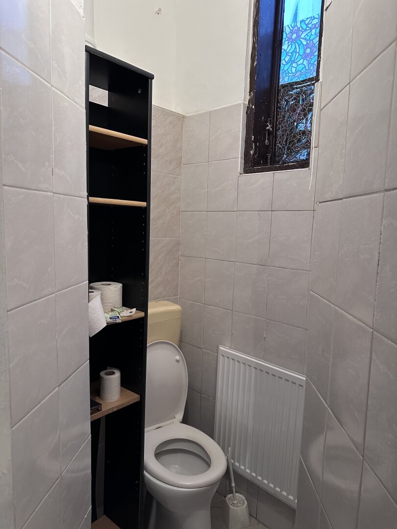 Unsanierte ERDGESCHOSSWOHNUNG - nähe Einsiedlerplatz