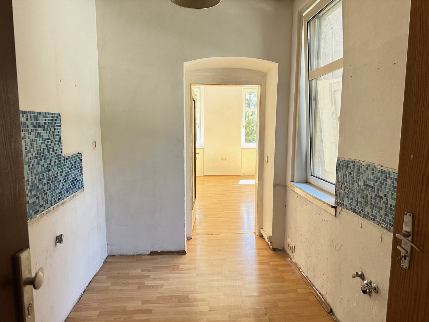 Helle 2 Zimmer Wohnung mit perfekter Anbindung - GRÜNBLICK