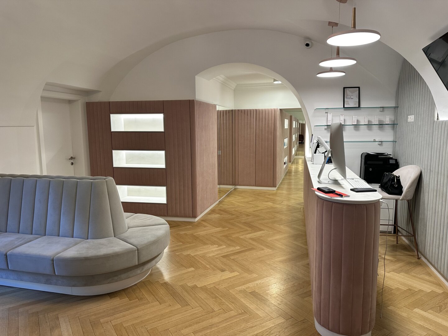 Topsaniertes Geschäftslokal - Beautysalon im Herzen Wiens – vielfältige Nutzungsmöglichkeiten auch für Kanzleien, Ärzte, etc.