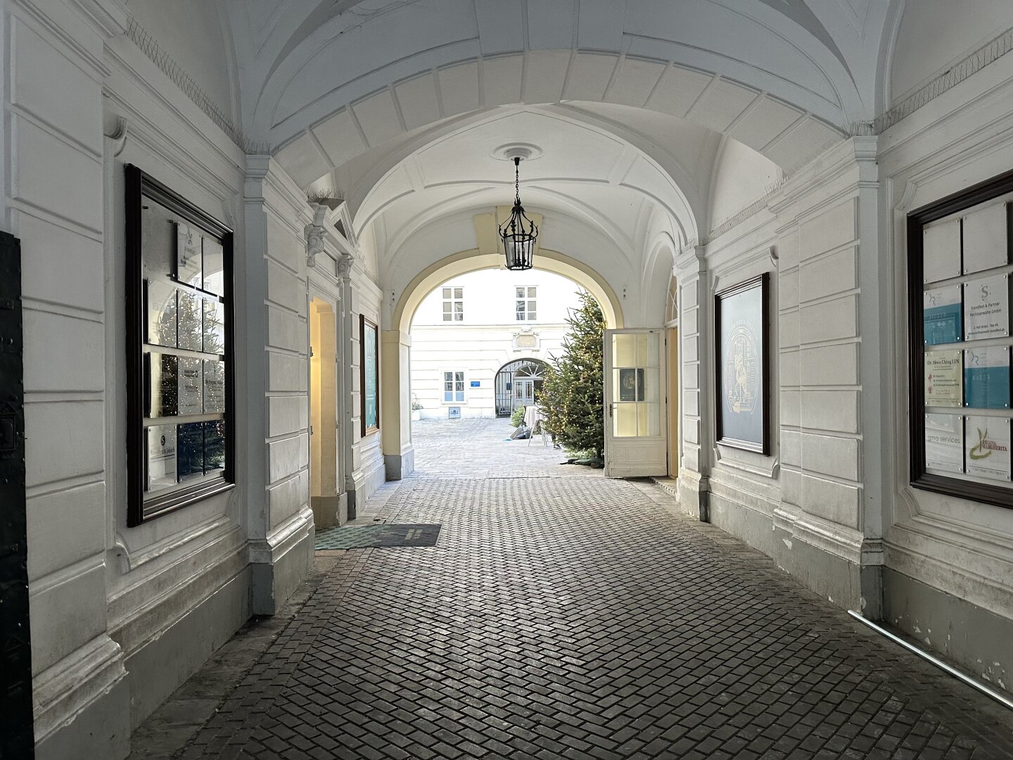 Topsaniertes Geschäftslokal - Beautysalon im Herzen Wiens – vielfältige Nutzungsmöglichkeiten auch für Kanzleien, Ärzte, etc.