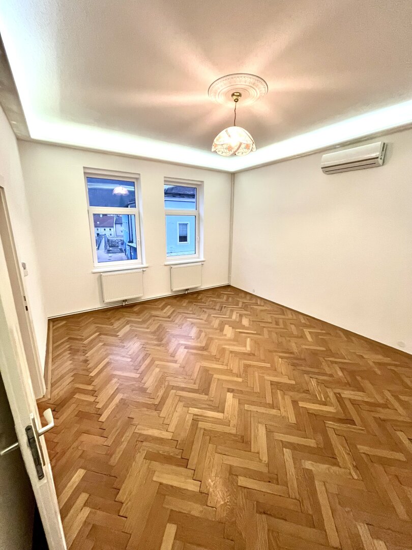 Büro mit Terrasse in zentraler Lage - ideal als Kanzlei -  zu vermieten