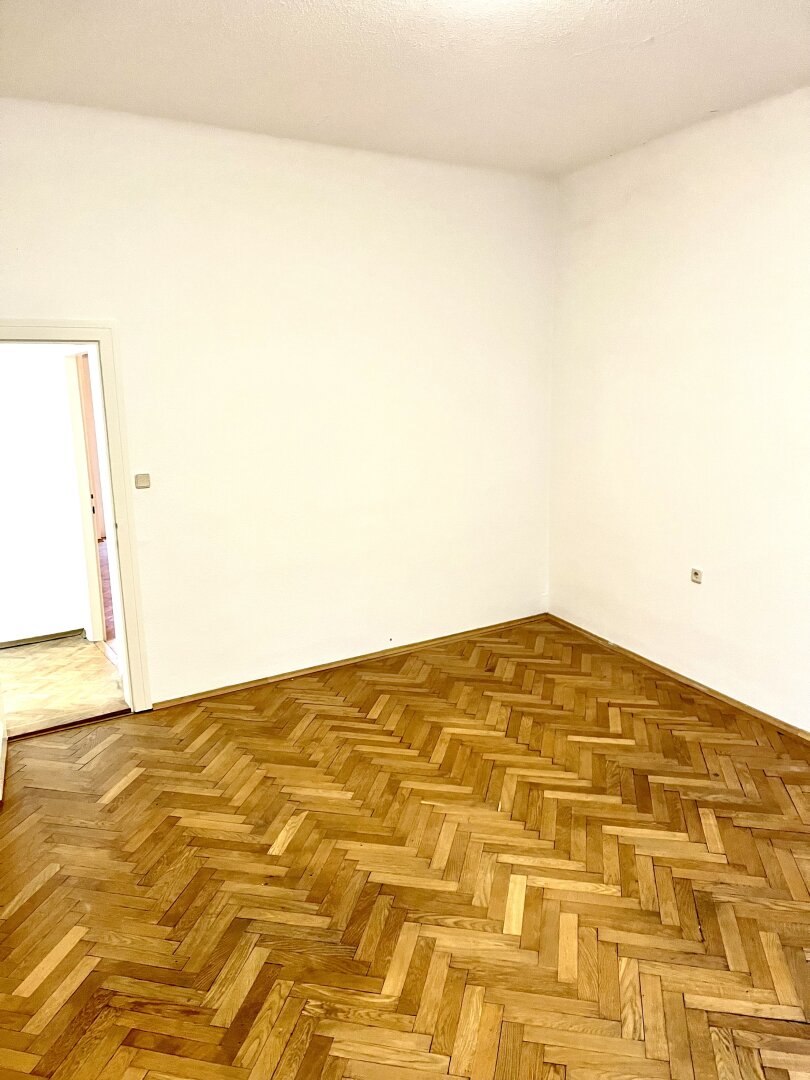 Elegante 4 - Zimmer Altbauwohnung im Zentrum von Gloggnitz