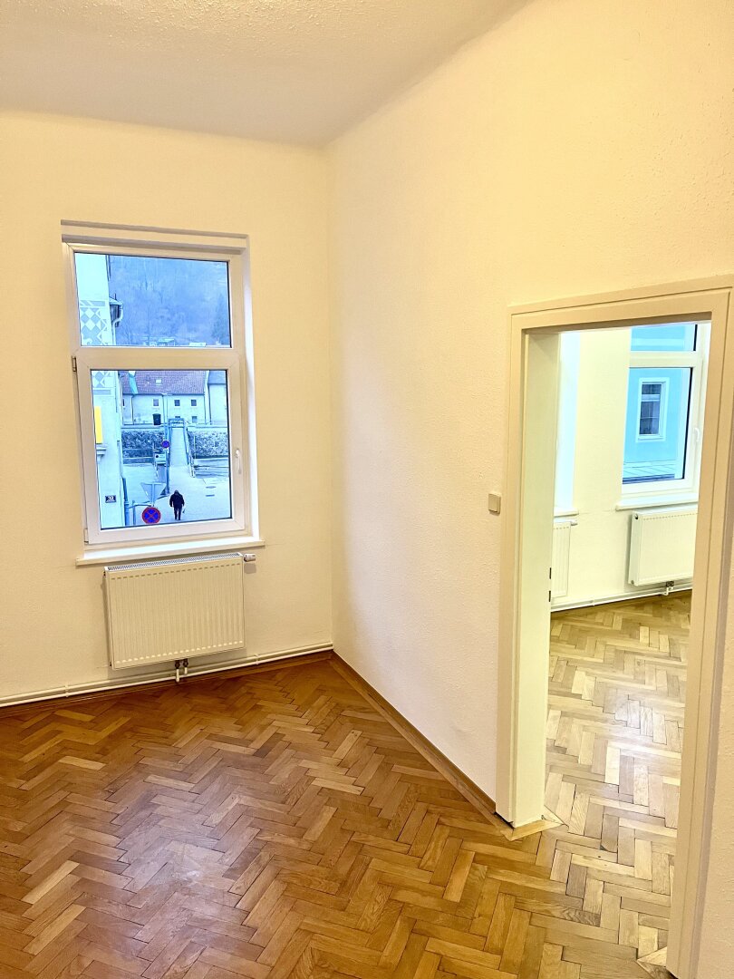 Elegante 4 - Zimmer Altbauwohnung im Zentrum von Gloggnitz