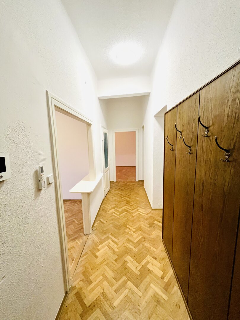 Elegante 4 - Zimmer Altbauwohnung im Zentrum von Gloggnitz