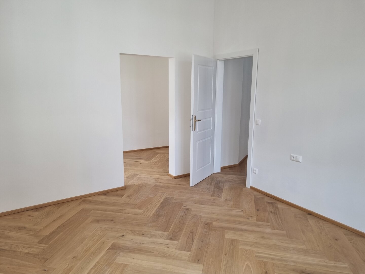 Kernsanierte Eigentumswohnung am Gruschaplatz