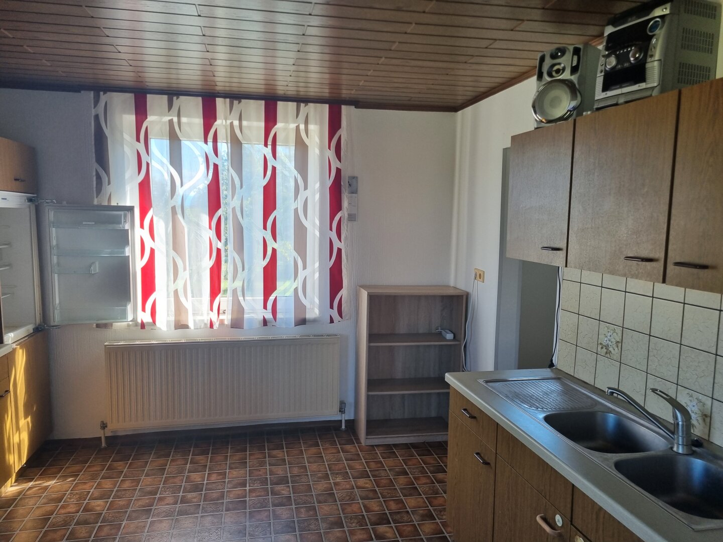 großzügiges Wohnhaus mit zwei Wohneinheiten in Stadtnähe