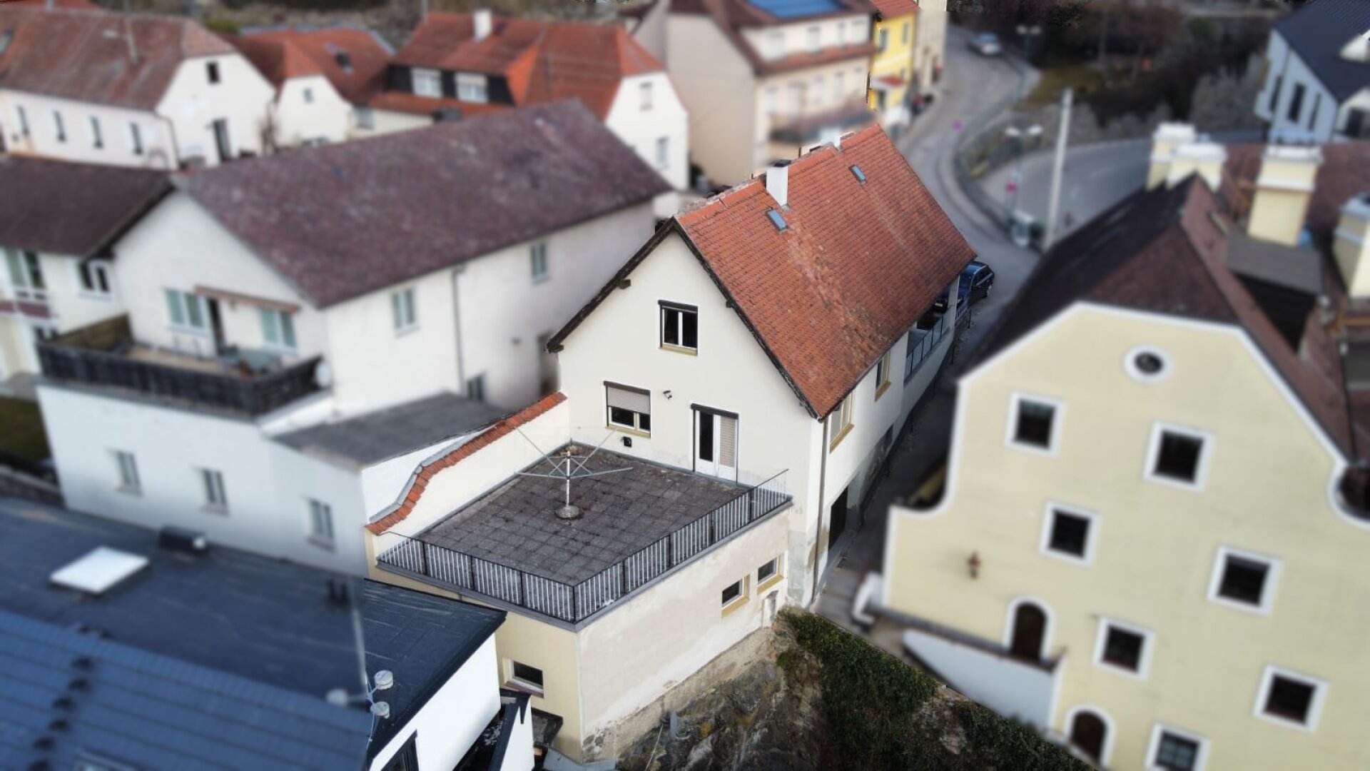 Wohnen im Zentrum: sanierungsbedürftiges Einfamilienhaus mit Entwicklungspotential (inkl. Studie)