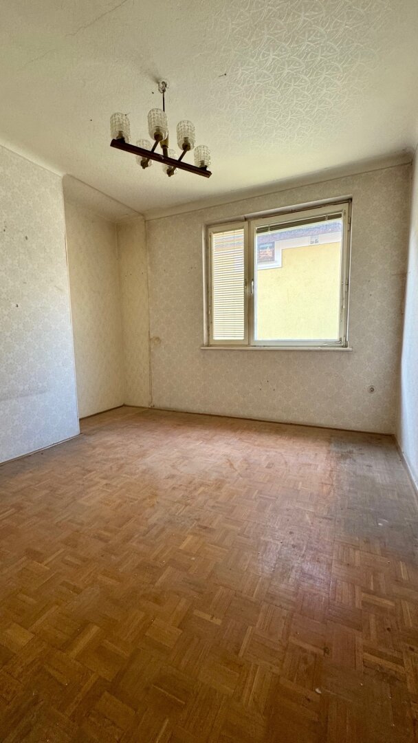 Wohnen im Zentrum: sanierungsbedürftiges Einfamilienhaus mit Entwicklungspotential (inkl. Studie)