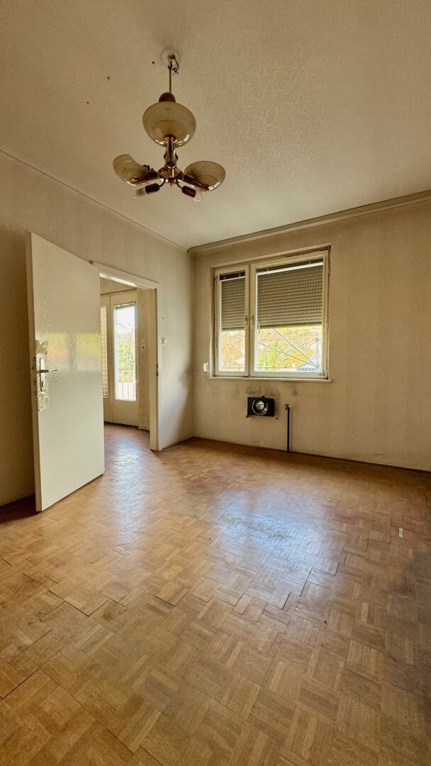 Wohnen im Zentrum: sanierungsbedürftiges Einfamilienhaus mit Entwicklungspotential (inkl. Studie)