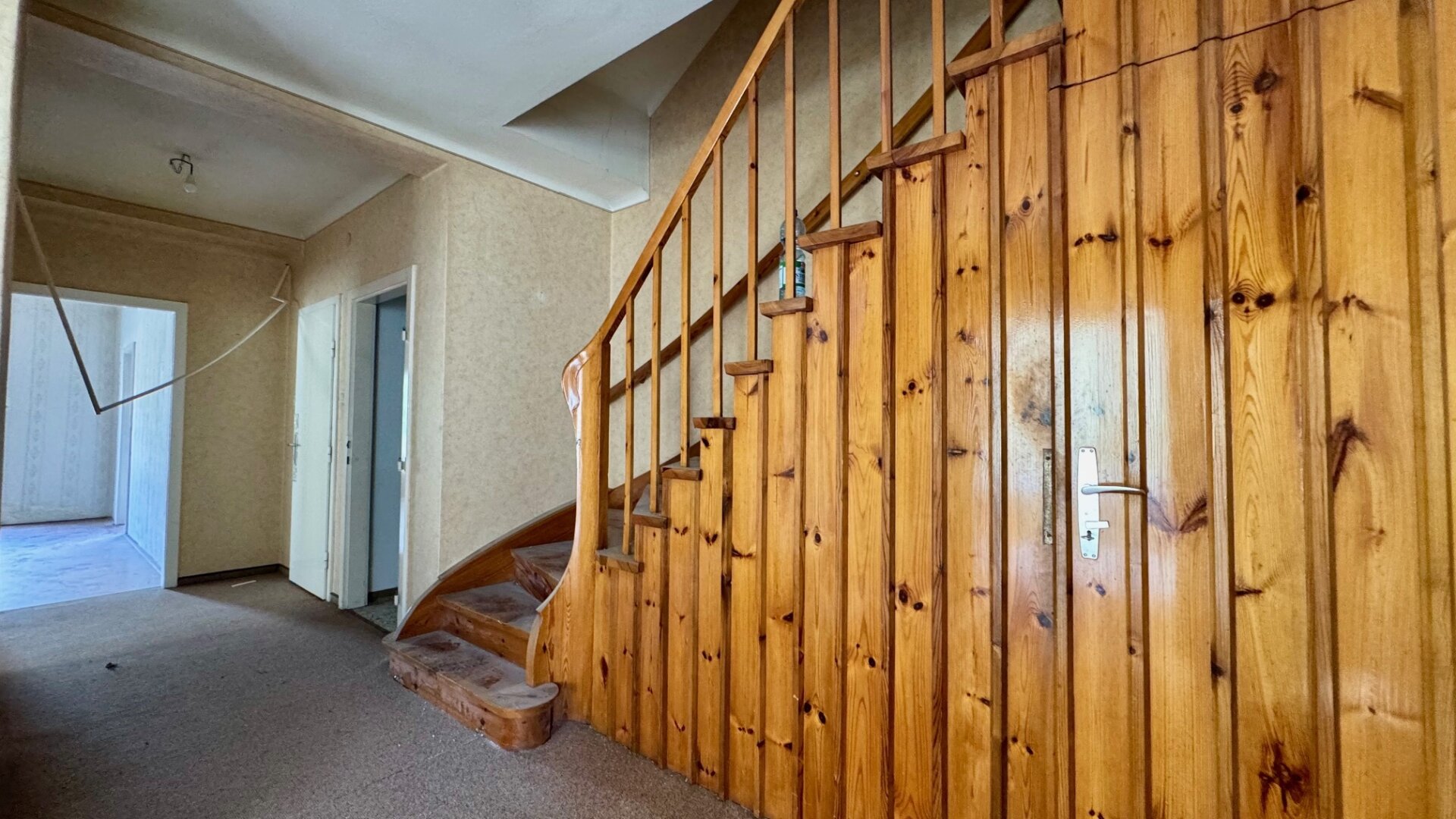 Wohnen im Zentrum: sanierungsbedürftiges Einfamilienhaus mit Entwicklungspotential (inkl. Studie)